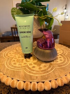 Westmore Beauty Supreme Crème - Light Green Tube